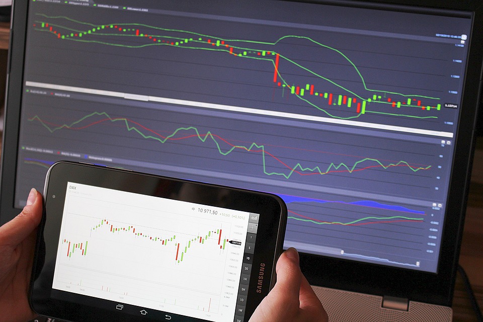 Perbedaan Trading Saham dan Investasi Jangka Panjang: Pilihan yang Tepat untuk Anda?