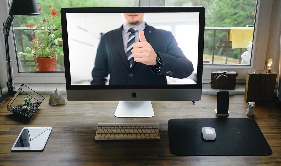 Webinar Perangkat Lunak Terbaru dan Inovatif untuk Pengembangan Karir