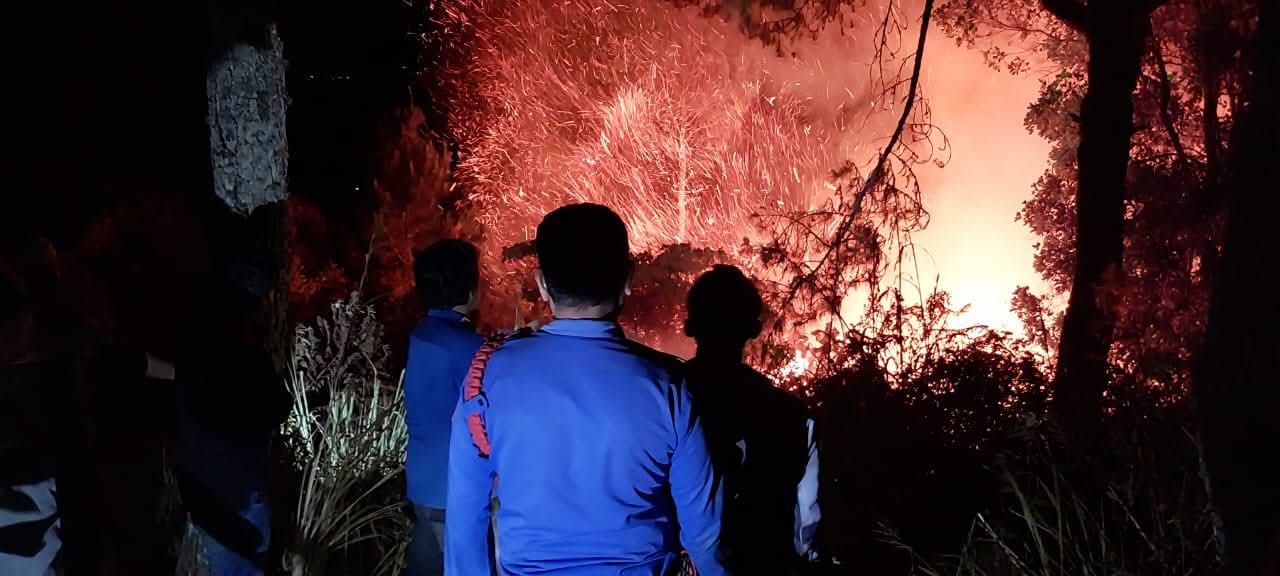 Antisipasi Titik Api Baru, Warga Bersiaga Paranginan Humbahas Bersiaga
