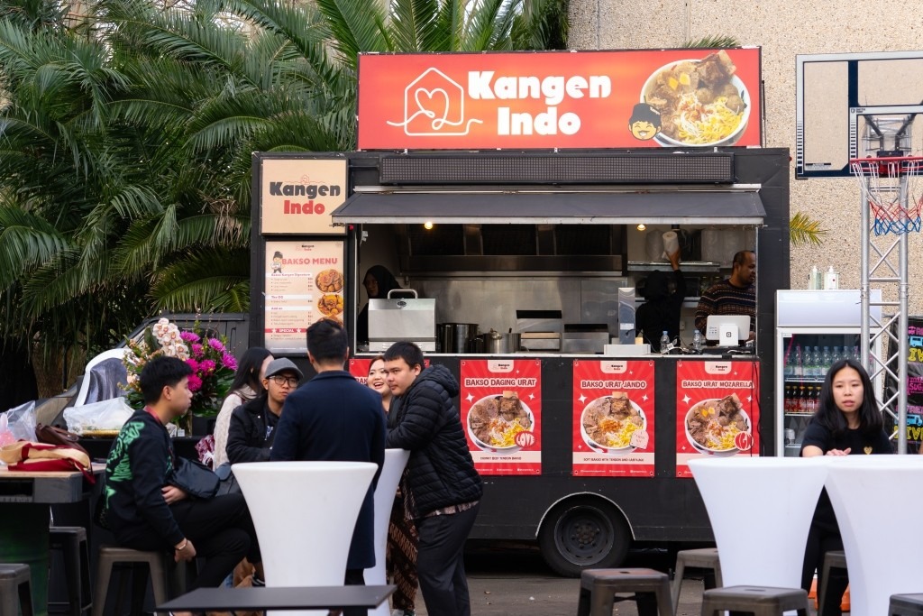 Membawa Jajanan Kaki Lima Indonesia di Australia dengan Foodtruck