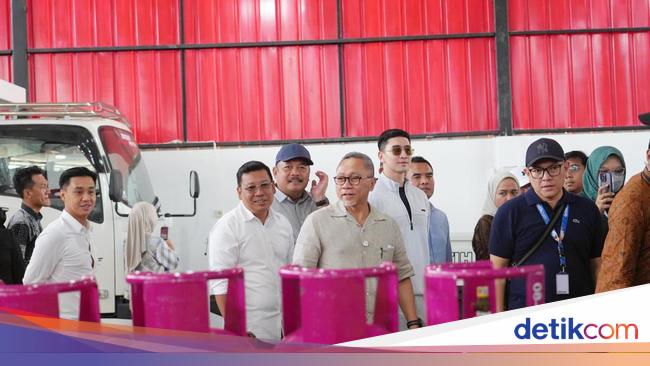 Zulhas Cek Kesiapan Kopdes Merah Putih di Klaten Jelang Diresmikan Prabowo
